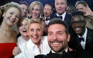 Bradley Cooper, Brad Pitt, Jennifer Lawrence i "Oscarowe selfie"